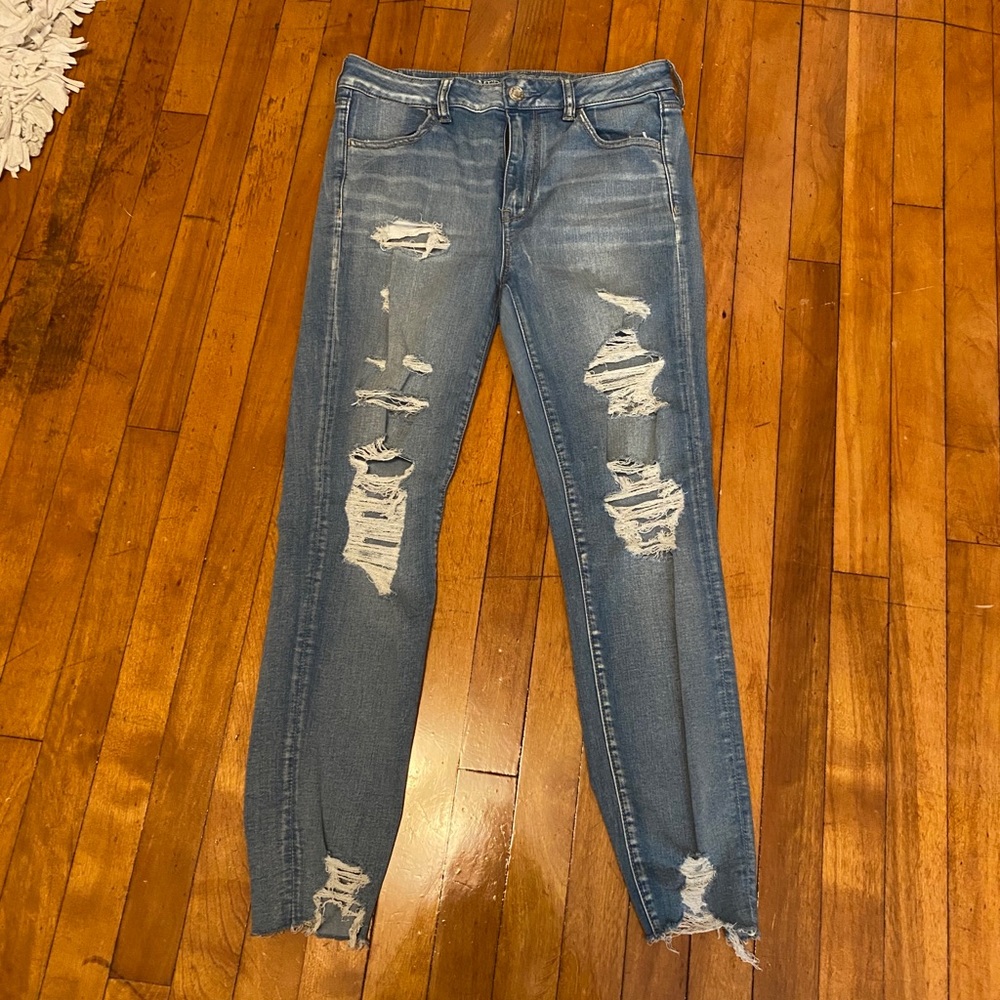 American Eagle Light Wash Ripped Skinny Jeans